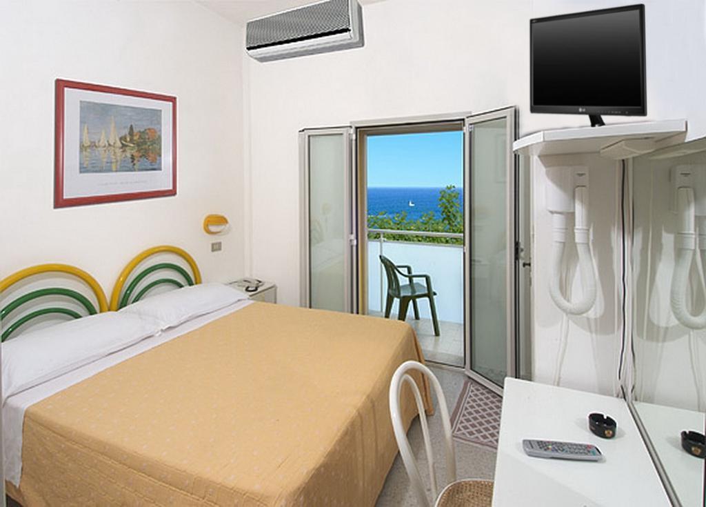 Hotel Vienna Senigallia Habitación foto